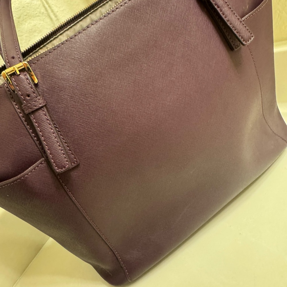 Michael Kors Walsh Purple Leather Tote with Gold Accents - Picture 8 of 11